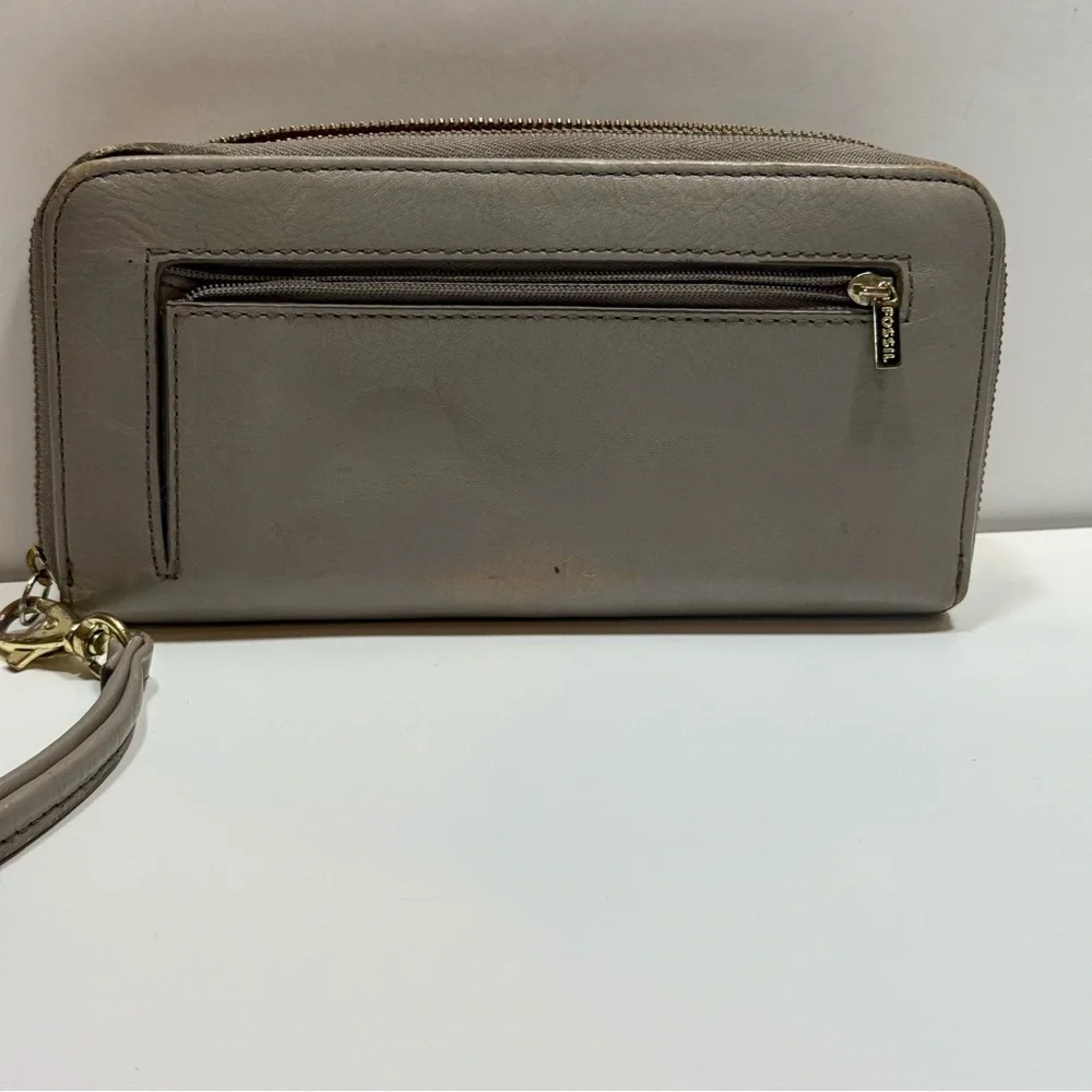 Fossil Gray Cutout Dot Zip Around Leather Wallet With Wrist Strap‎